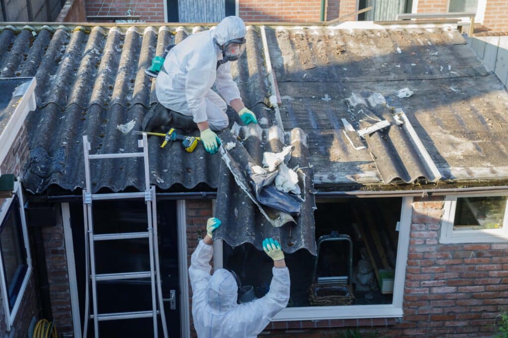 Asbest dak laten verwijderen door professionals