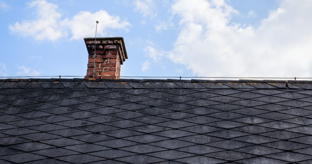 asbestleien op dak - asbestattest is verplicht bij verkoop