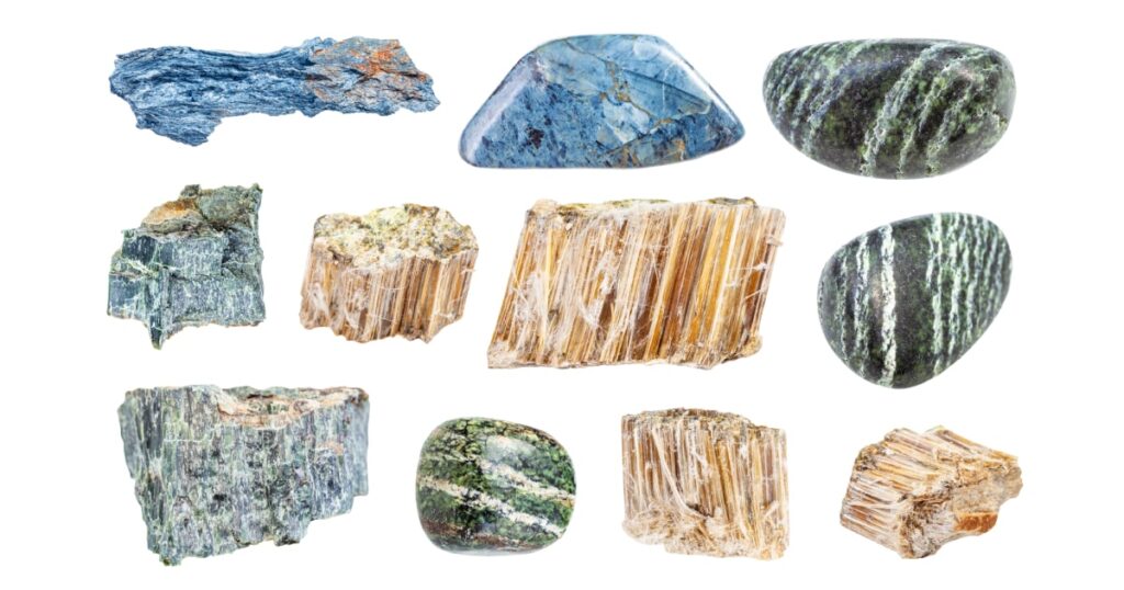 Verzameling van blauwe, gele, grijze en groene asbest gesteenten
