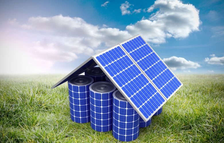 Huis gemaakt van zonnepanelen en batterijen