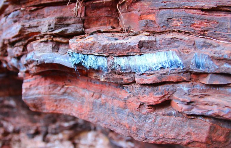 blauwe asbestvezels in natuur